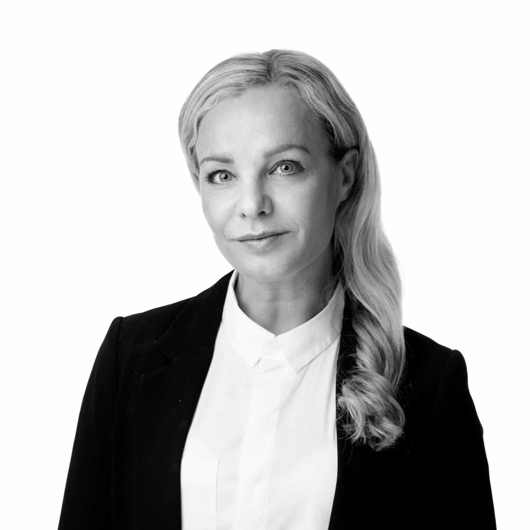 Advokat Eli Sandanger, Haver